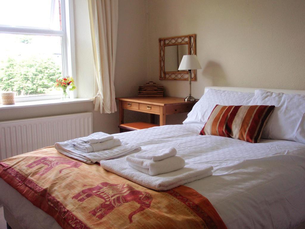 Bed and Breakfast Weston House Bampton  Habitación foto