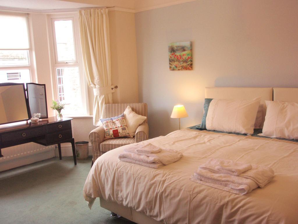 Bed and Breakfast Weston House Bampton  Habitación foto